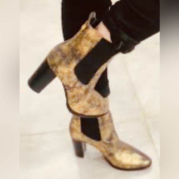2193- Lauren Ralph Lauren Ankle Boots Size 9.5 NWT - Picture 1 of 10